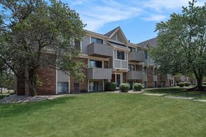 Fort Wayne apartment for rent - Exterior apartment building at West Wind Apartments, Fort Wayne