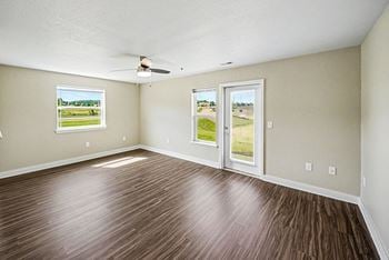 End with oversized living room & extra windows