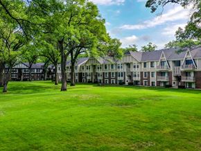 Muskegon apartment for rent - Lush Landscaping at Glen Oaks Apartments, Muskegon, 49442