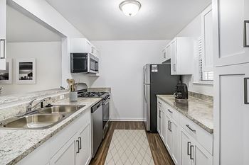 Townhomes with built-in microwave and dishwasher