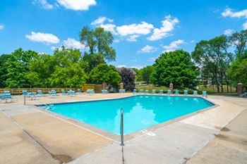 Large sundeck and pool