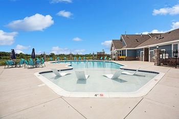 Refreshing swimming pool with pergola