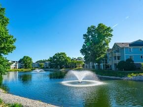 Elkhart apartment for rent - Pond Community View at North Pointe Apartments, Elkhart, 46514