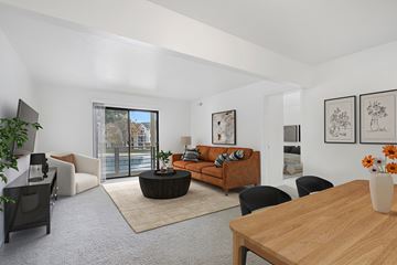 Oak Creek apartment for rent - Oak Shores Apartments