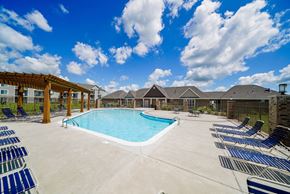 Wichita apartment for rent - Large Poolside Sundeck at Stoney Pointe Apartment Homes, Wichita, Kansas