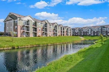 West Des Moines apartment for rent - Strathmore Apartment Homes