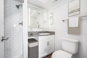 Second bath with walk in shower 