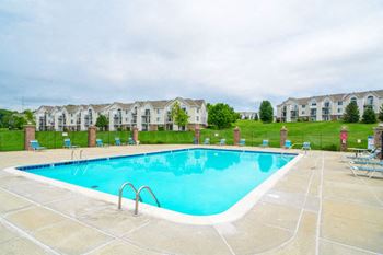 Sparkling pool with wi fi