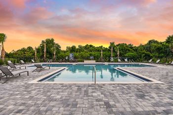 Resort-style pool & sundeck