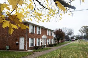 Redford apartment for rent - Apartment Building in the Fall
