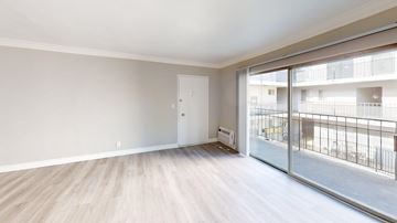 Los Angeles apartment for rent - Chateau Barry Apartments