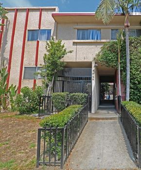 Panorama City apartment for rent - walkway to the entrance of building