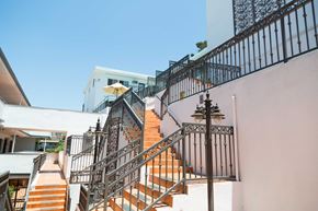 Los Angeles apartment for rent - Stairs for the building