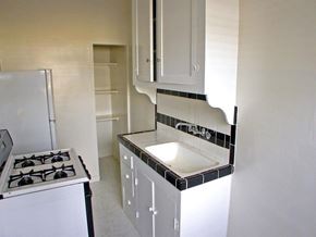 Hollywood apartment for rent - Tile Kitchen