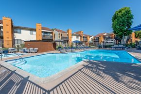 Ventura apartment for rent - Wide angle view of the pool with buildings in the backdrop