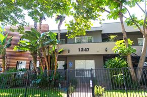 Los Angeles apartment for rent - entrance with black gate