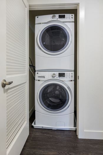 In-unit washer/dryer