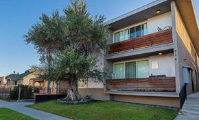 Inglewood apartment for rent - Front of building with tree
