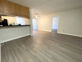 La Mesa apartment for rent - Living room with hardwood floors