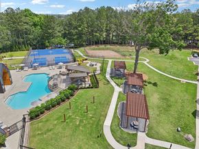 Lawrenceville apartment for rent - pool, tennis court, pickle ball, pergolas, picnic area, dog park