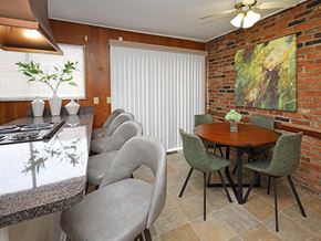 Euclid apartment for rent - Model Kitchen and Dining Area at Colonial Park Townhomes in Euclid OH