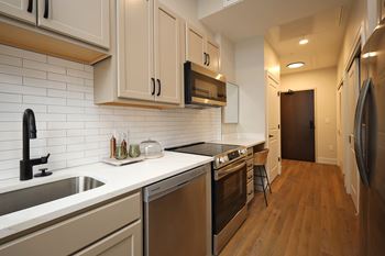 Quartz kitchen countertops