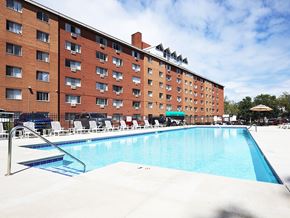 Cleveland apartment for rent - Edgewater Landing Pool