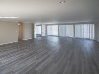 2B2b penthouse #612 - living area