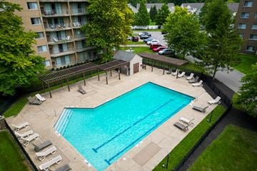Willoughby Hills apartment for rent - Willoughby Hills Towers