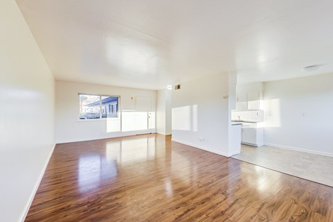 Floor plan for 2 beds, 1 bath, 1000 sqft