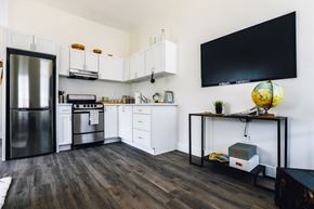 Oakland apartment for rent - The Rose on Bond