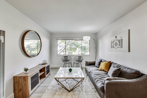 Floor plan for 2 beds, 1 bath, 850 sqft