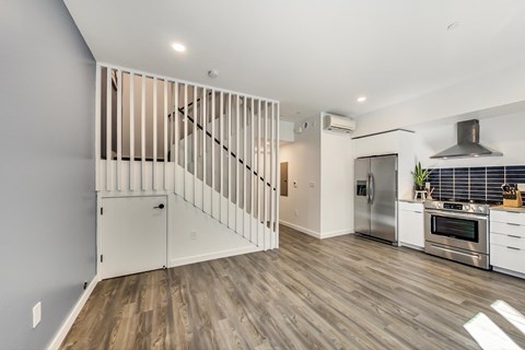 Floor plan for studio, 1 bath, 321 sqft
