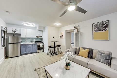 Floor plan for 2 beds, 1 bath, 620 sqft