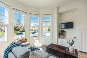Oakland apartment for rent - ArtHaus Grand