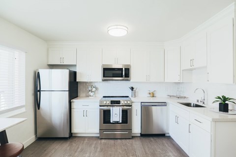 Floor plan for 2 beds, 1 bath, 700 sqft