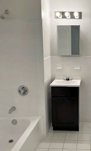 Freehold apartment for rent - Bathroom