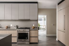 Glendale apartment for rent - Kitchen with stainless steel appliances