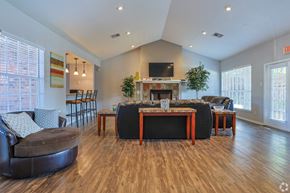 Killeen apartment for rent - Clubroom with TV and couch