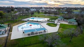 Taylor apartment for rent - an aerial view of a swimming pool in a park at Mihir Taylor, Texas