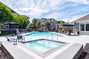 Spa and pool