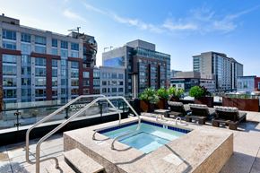 San Francisco apartment for rent - Hot Tub at Arc Light, San Francisco California