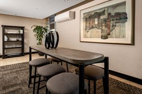 Palo Alto apartment for rent - A dining area with a table and chairs.