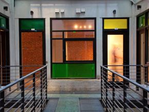Los Angeles apartment for rent - Interior Catwalk Courtyard