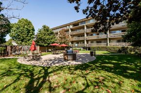 Palo Alto apartment for rent - Outdoor Grill With Intimate Seating Area at Palo Alto Place, Palo Alto, CA