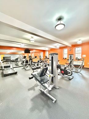 Roslyn apartment for rent - Fitness center