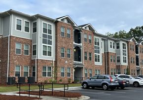 Camden apartment for rent - Apartment building with cars parked in front.