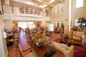 Gainsville apartment for rent - A large, well-decorated living room with a balcony.