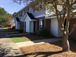 Laurens apartment for rent - Summercrest Apartment Building