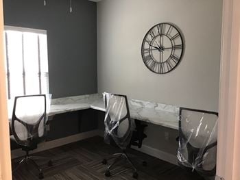 Computer center w/ internet